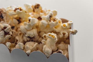 Is Popcorn a  Weight Loss Friendly Food? 9 Benefits Of Eating Popcorn Daily (2021)