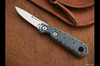 Spyderco-G-Clip-Hole-Spacing-1