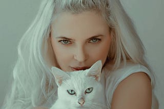 Proof That Old Cat Ladies Aren’t Crazy