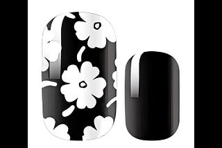 holy-grail-nail-daisy-print-nail-wraps-1