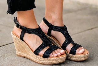 Womens-Black-Wedge-Sandals-1
