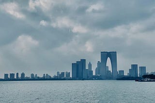 Young people in China are leaving the super cities and returning to their hometown to buy houses