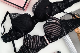 Confessions of a Former Victoria’s Secret Employee