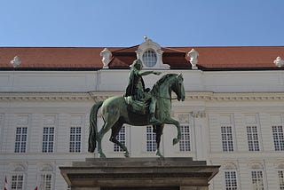 Around the Imperial Palace, Josephsplatz | www.postolovski.at