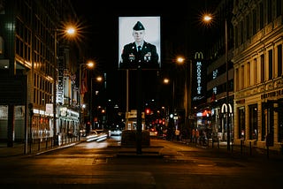 Photo by Claudio Schwarz on Unsplash Checkpoint Charlie Berli, Germany