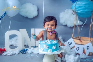Cake Smash Photography tips by Little Dimples by Tisha, the best Cake Smash Photographer in…