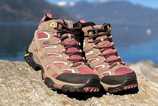 SELECTION OF THE BEST HIKING SHOES