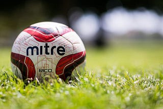 O leadershipe a hraní futbalu za panelákom