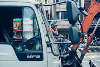 Does Output per Worker Grow at the Rate of Technological Progress?