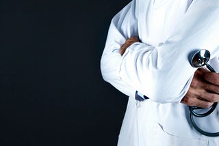 AI vs. Human Physicians: How Internal Medicine is Adapting to Automation