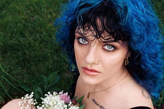 Alex Ray Is Done Hiding: The Nashville Artist Gets Candid About Love, Vulnerability, and Her…