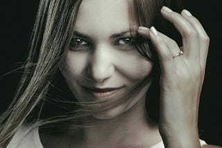 How to Tell If a Woman Is Genuinely Into You