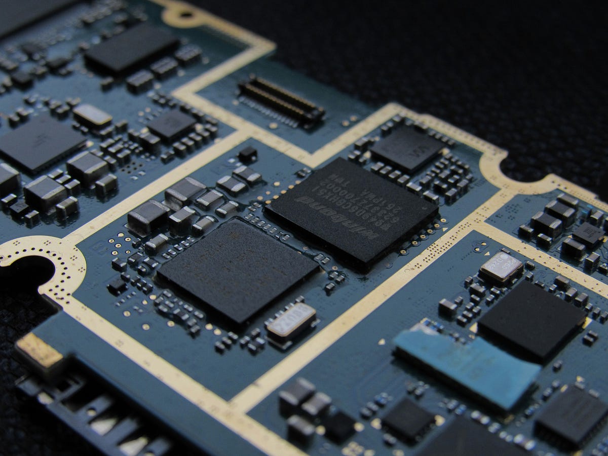 Why Apple, Amazon & Google Are Building Their Own Processors