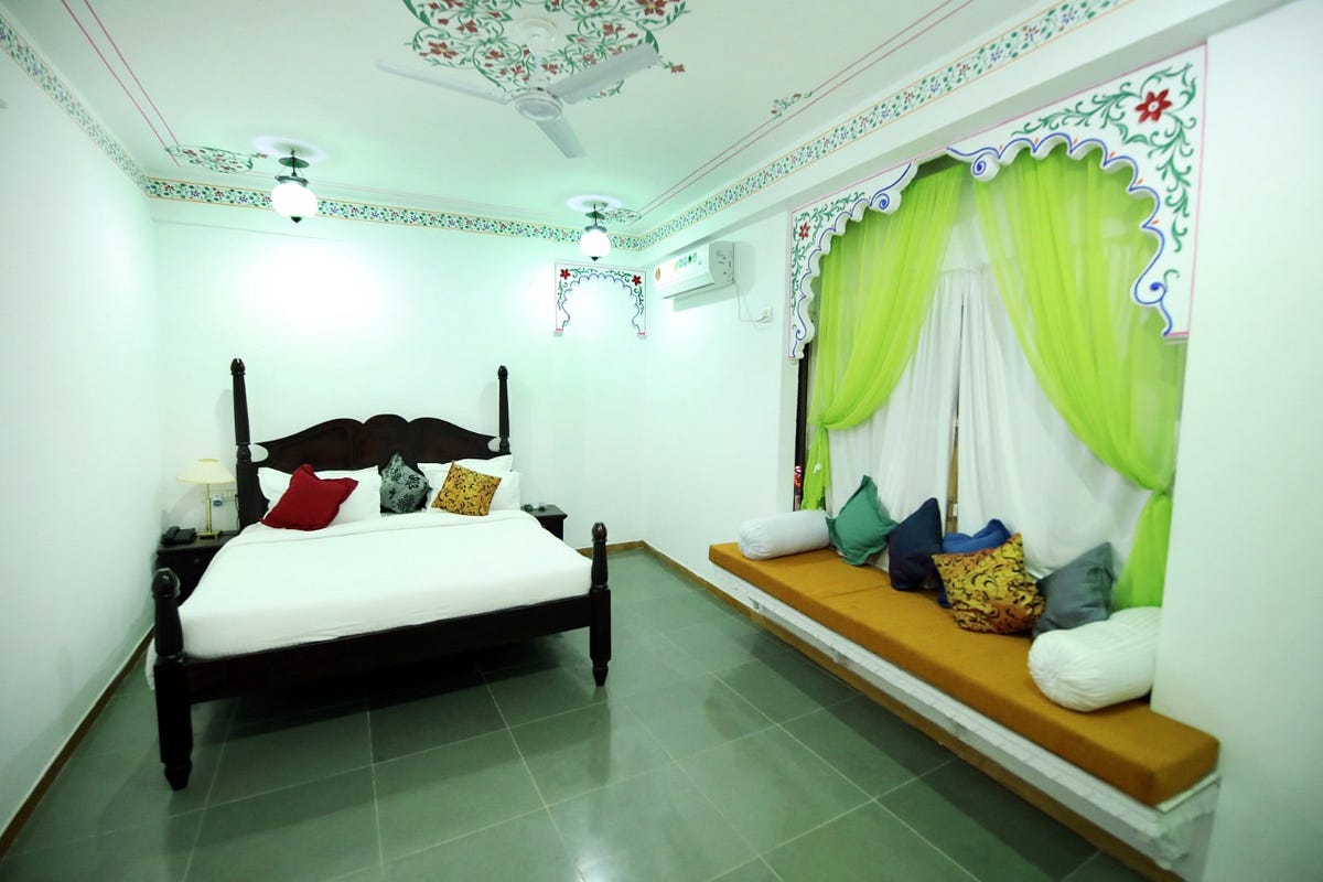 savor-the-flavors-the-best-pure-veg-restaurants-in-udaipur-by