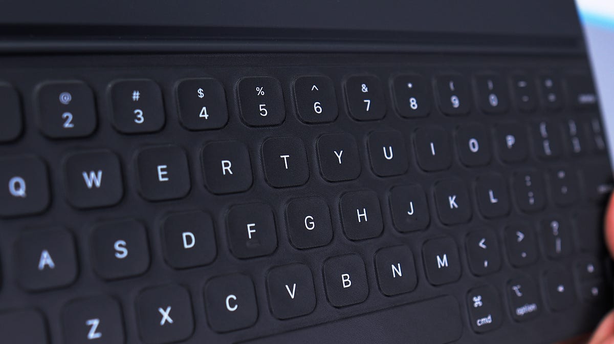 Apple Magic Keyboard vs Smart KeyBoard Folio
