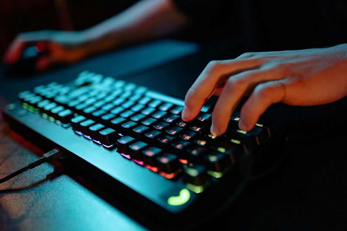 The 4 Best Budget Mechanical Keyboards of 2025: Affordable Excellence by EMM Keyz