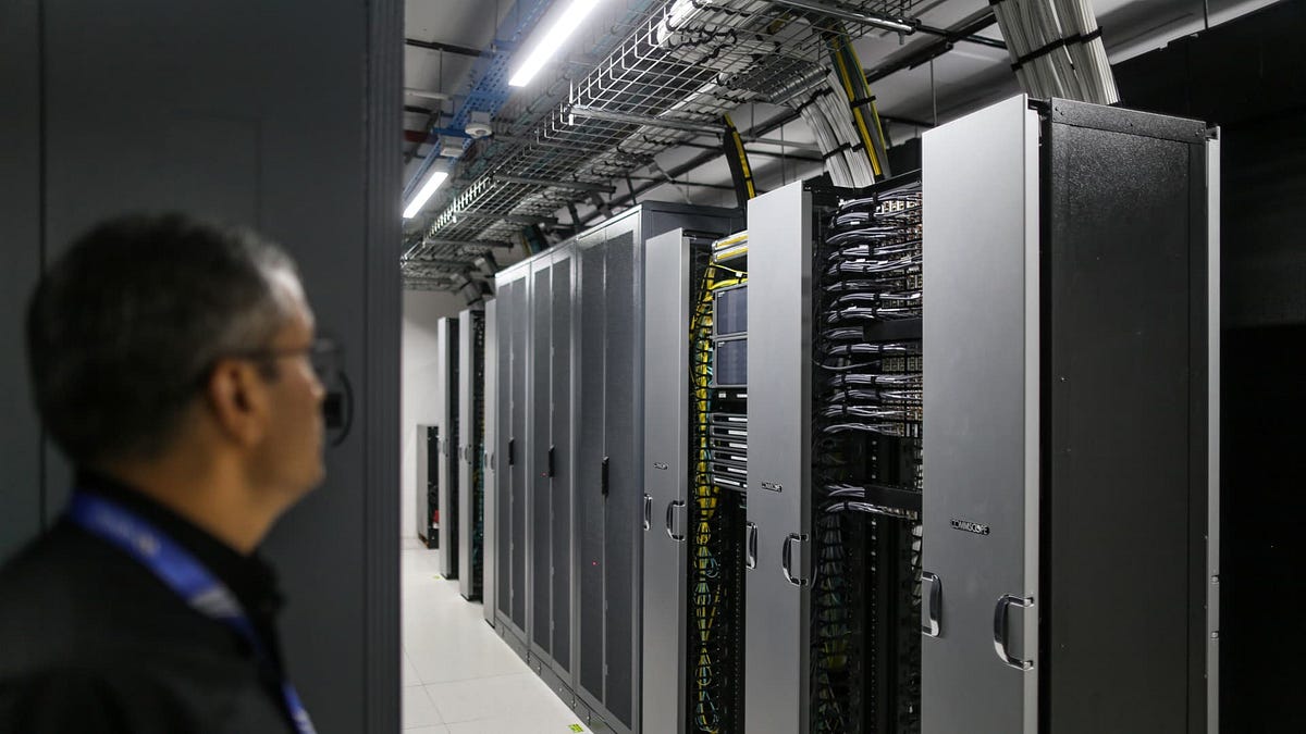 There’s a major bottleneck in AI data center expansion, analysts say ...