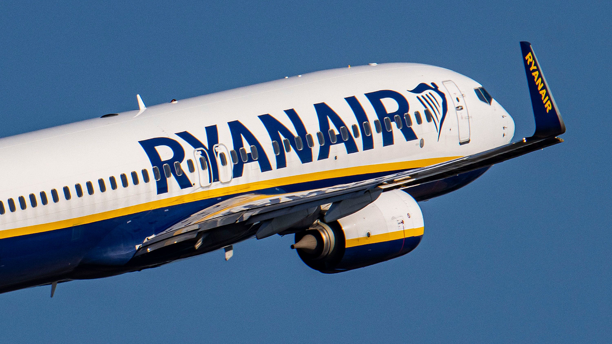 A Comprehensive Guide to Flying with Ryanair at Athens International