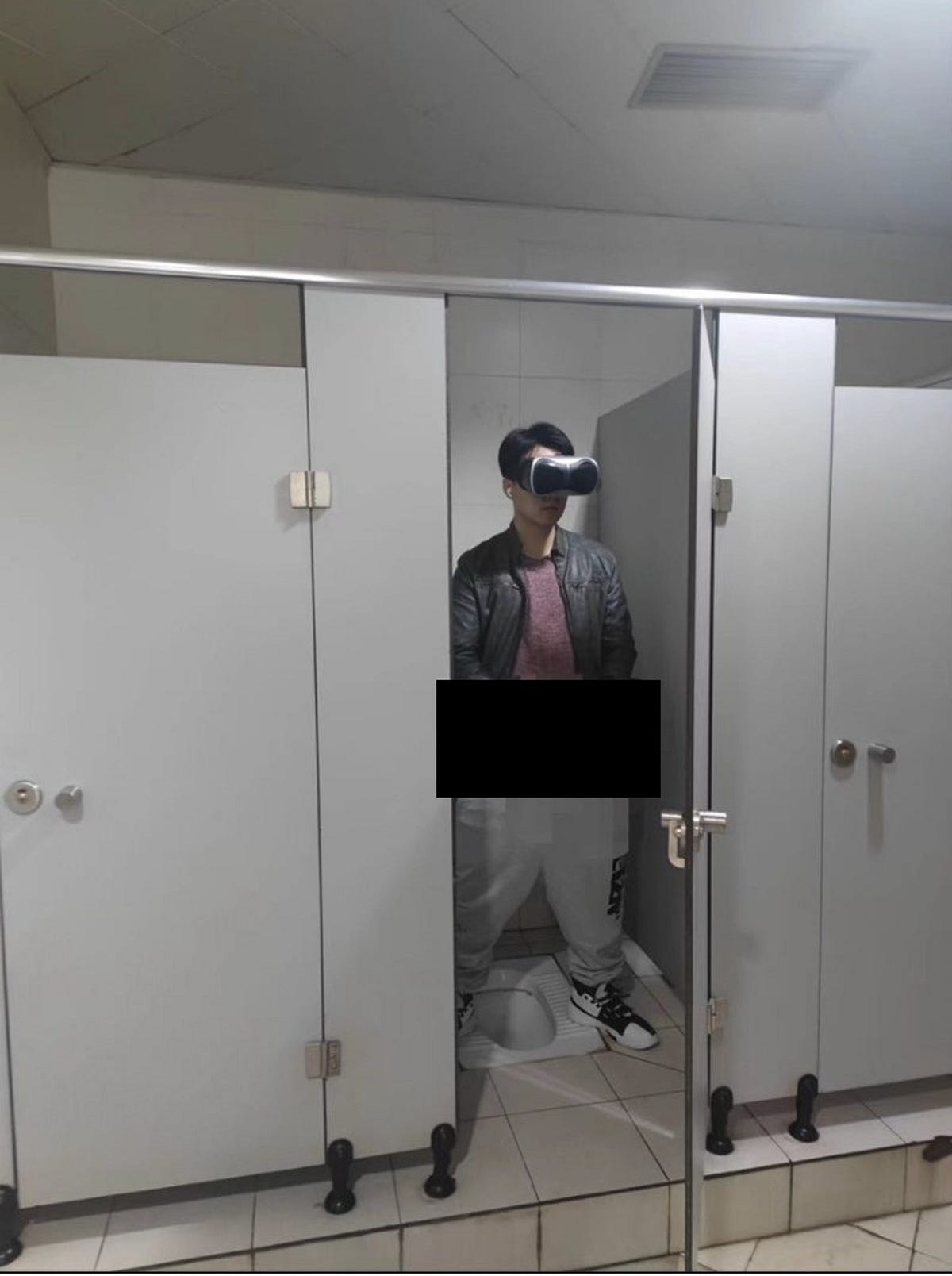 Chinese University Student Used VR To Watch Porn In The Bathroom Stall | by Adam Novak | Medium