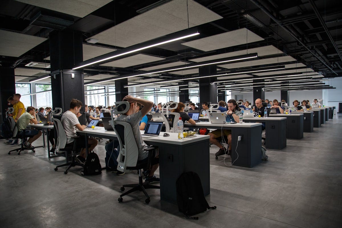 Why Many Frontend Developers Stay “Mid-Level” Even After 10 Years — And ...