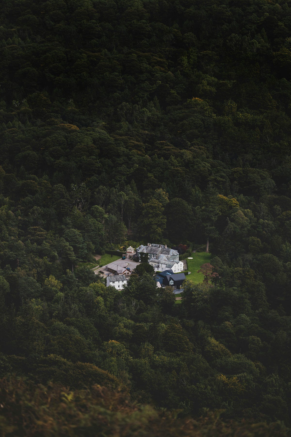 Off-Grid Luxury Living: Autonomous Eco Estates for the Elite Why self ... - Off Grid Luxury Estates Usa