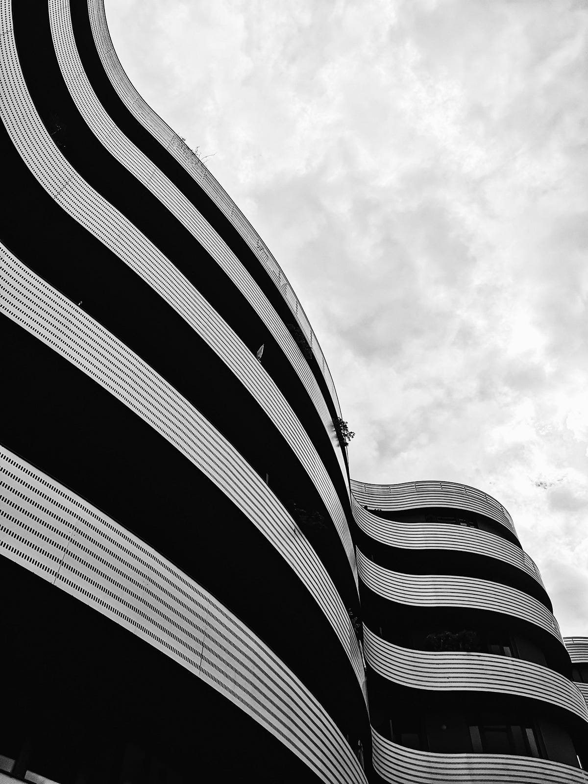 The Art of Visual Hierarchy in UX/UI Design: Guiding Users Seamlessly ...