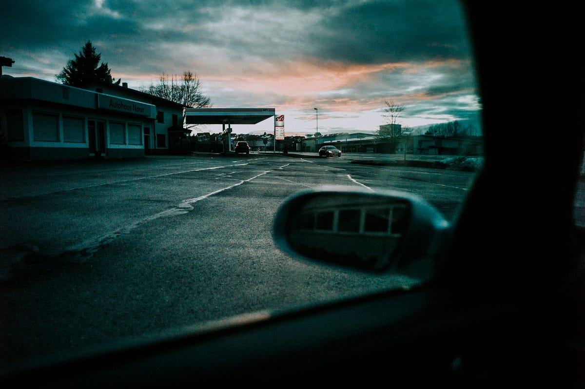 ¿Qué oculta una VENTANA PANORÁMICA en un simple viaje nocturno? 37