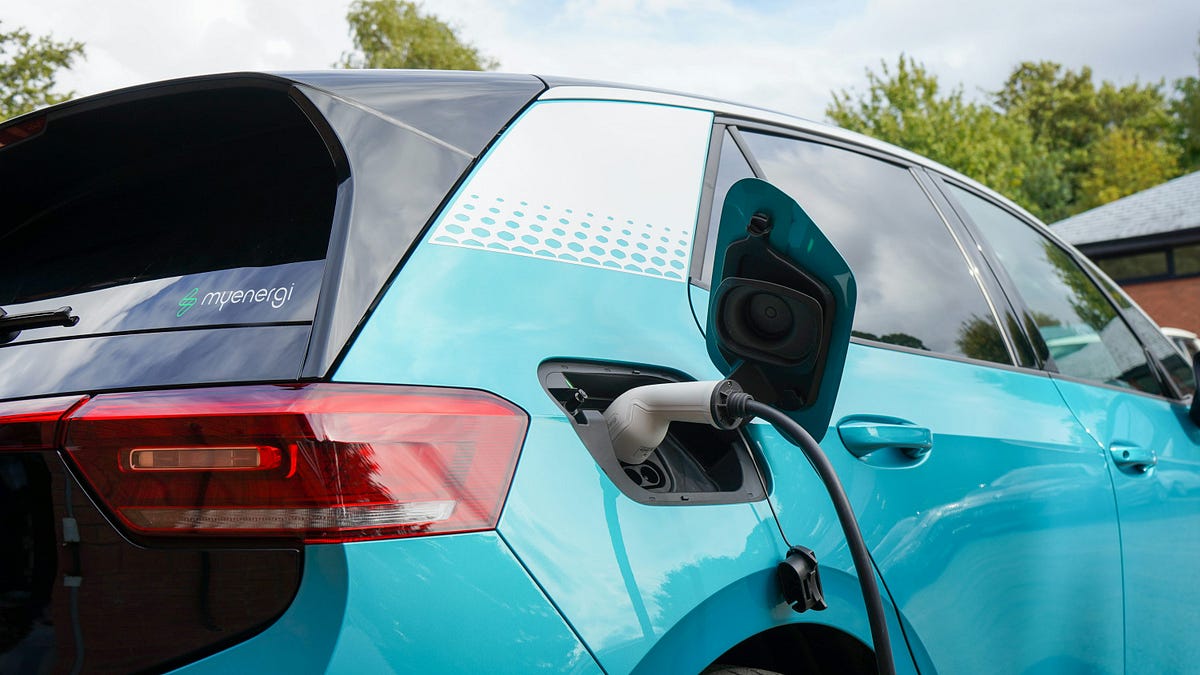 Analyzing the Pros and Cons of Electric Vehicle Purchases: Insights from Newspaper News | by Amanda Iglesias Moreno | Jul, 2024