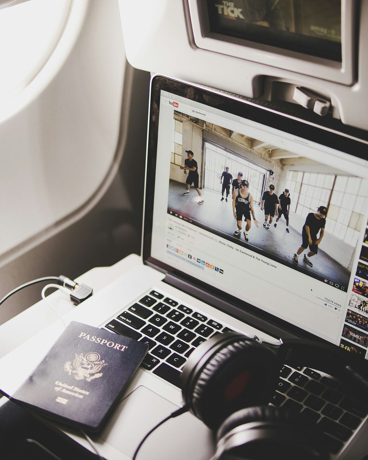 Can Laptops Safely Go in Checked Luggage? Exploring the Risks and Best Practices by rliqp Medium