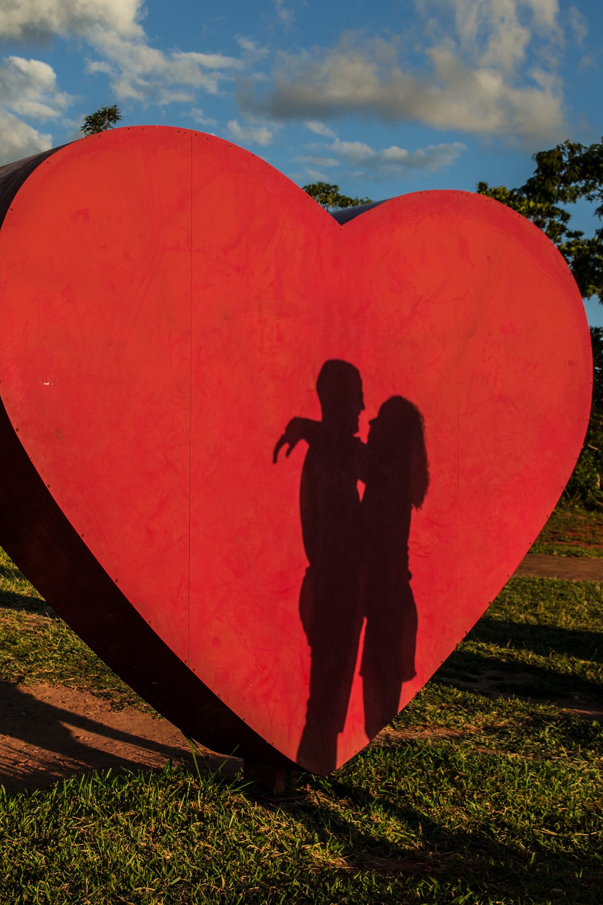 Habla Español the Language of Love — A Linguistic Exploration of Romance in  Spanish | by ·𐑧𐑮𐑦𐑒 ·𐑤𐑴𐑯𐑦 | Medium