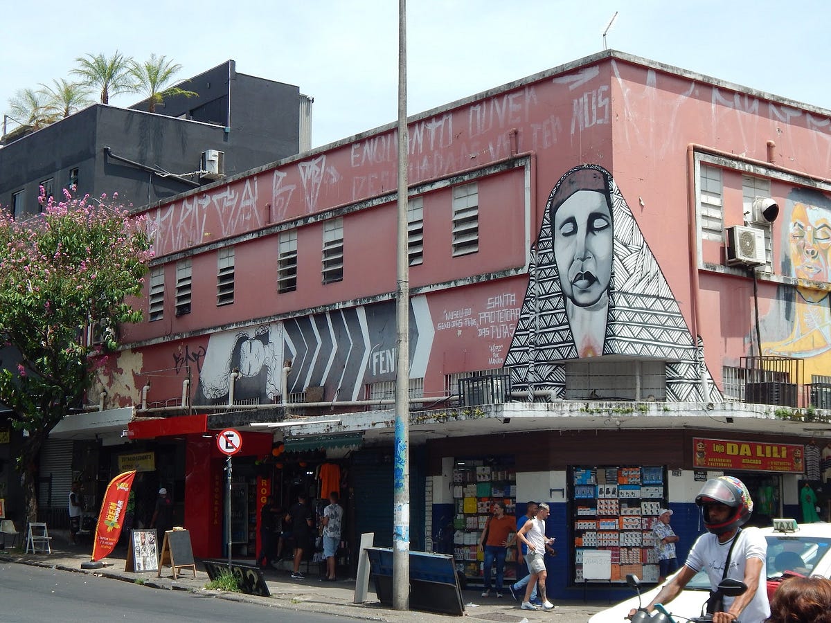 Por trás do “sobe e desce”: conheça a história de três garotas de programa  do famoso Hotel Brilhante em Belo Horizonte | by Tinha que ser mulher |  Medium