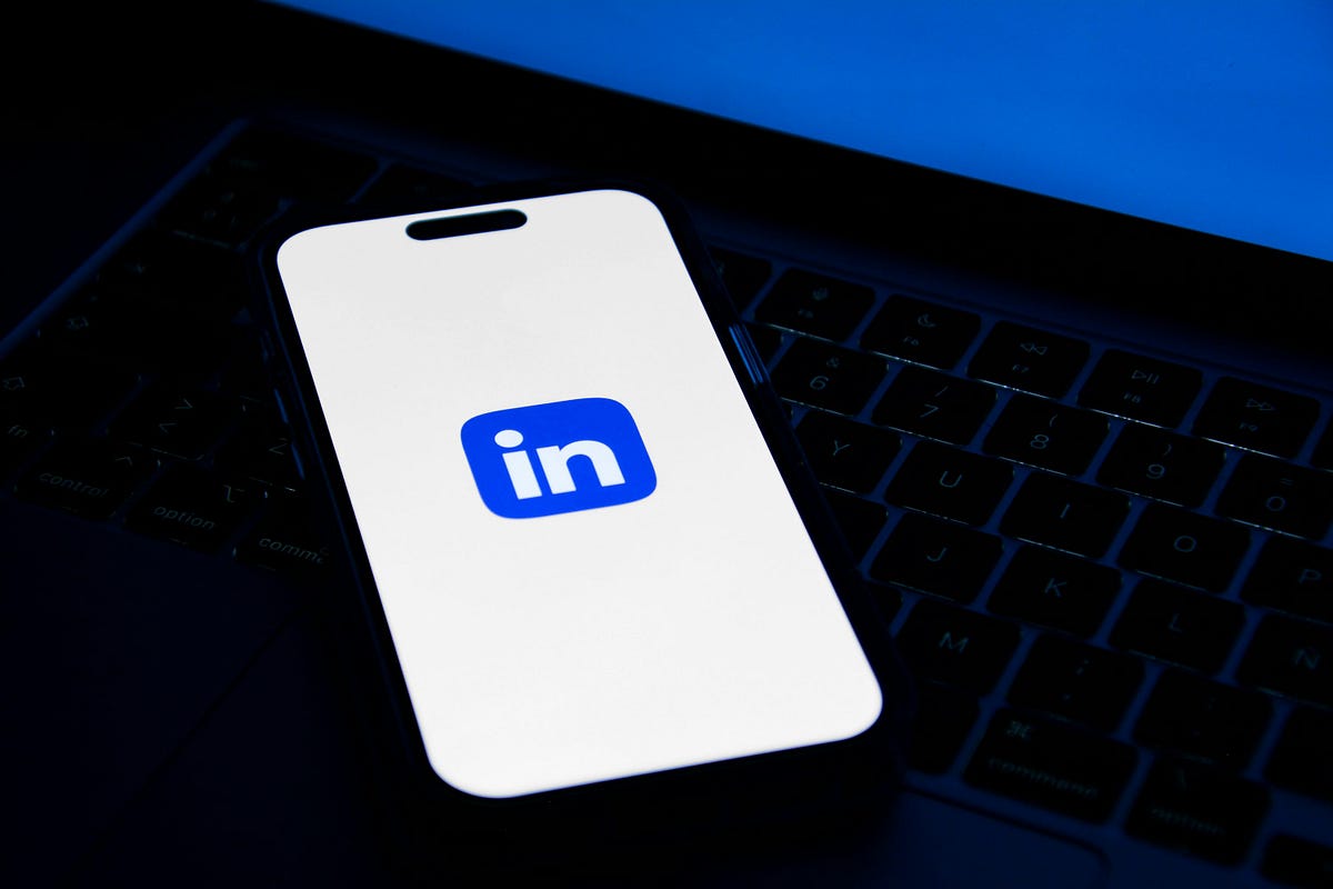 Use LinkedIn the Right Way — 5 Ways to Get Noticed for Your Next Job ...