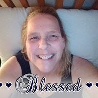 Linda Hamilton – Medium