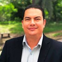 Andrey Araya – Medium