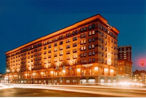 Top Marriott Hotels Near Union Station Los Angeles: Luxury and Comfort