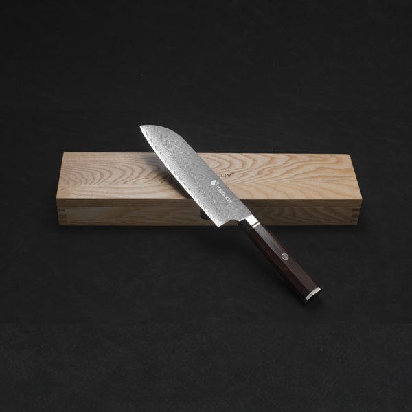 Santoku Knife vs Chef’s Knife. Santoku knives and chef’s knives are