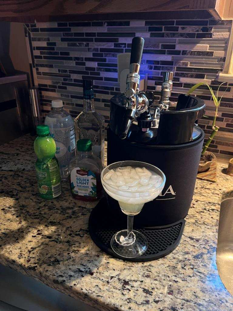 How does one properly tap a beer keg? by Gloria Keg Medium