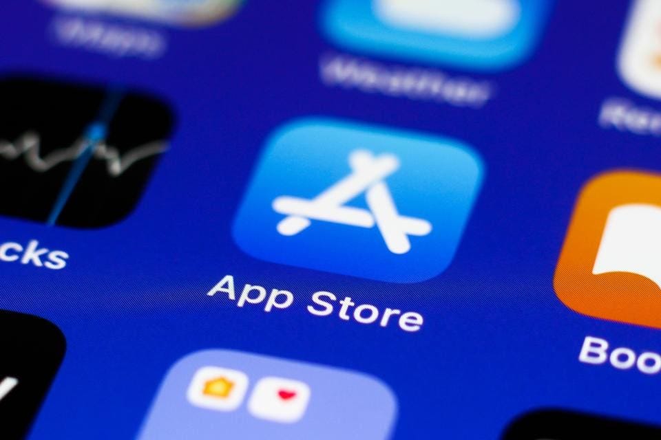 Hot Tub Is 1st iPhone Porn App: Apple Warns Of User Safety In Rare Statement