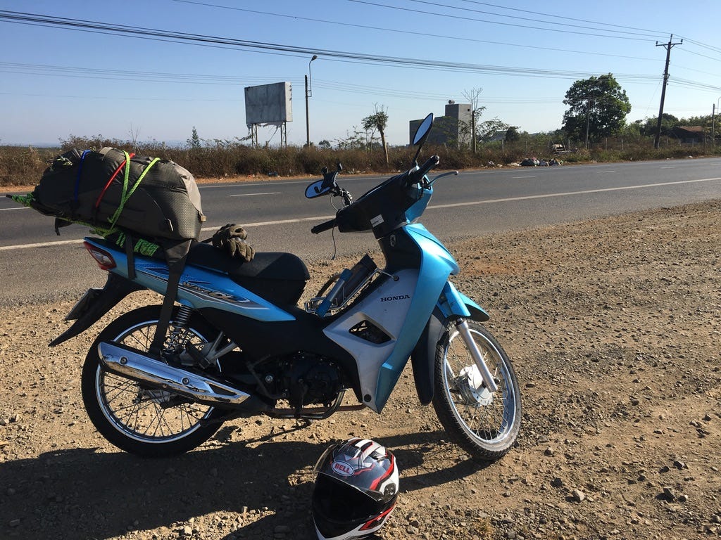 vietnam motorbike travel scenic road view