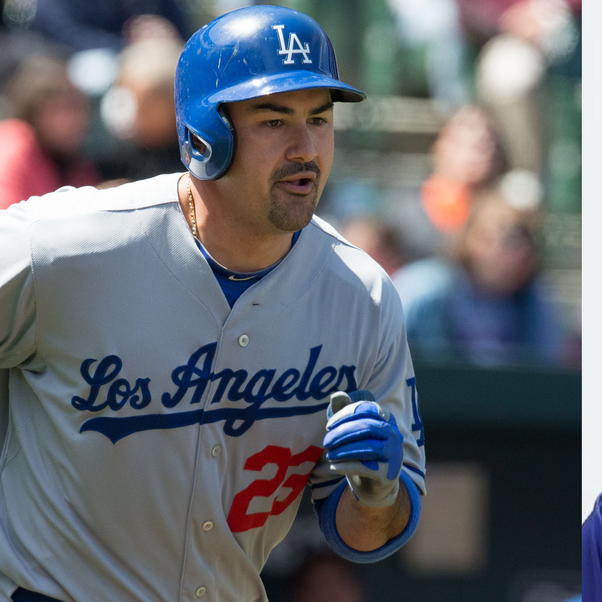 Los Angeles Dodgers: Adrian Gonzalez is not done just yet