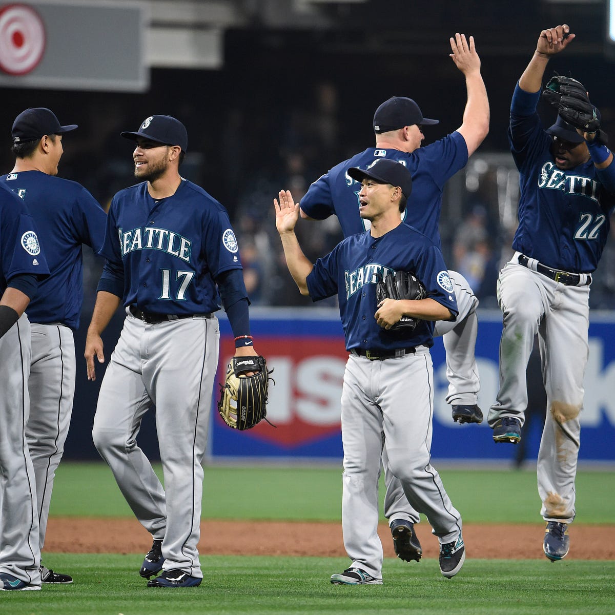Mariners show some grit, earn comeback victory over Nats 8-4 - Lookout  Landing