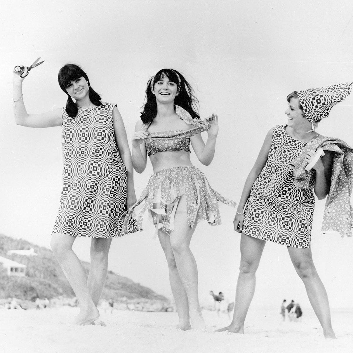 This wild paper clothing trend of the 1960s early version of fast fashion | by Buck | Timeline