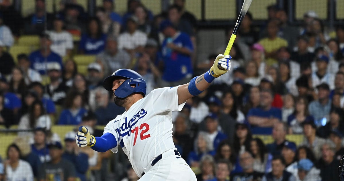Yes way! Miguel Rojas delivers a game-changing homer