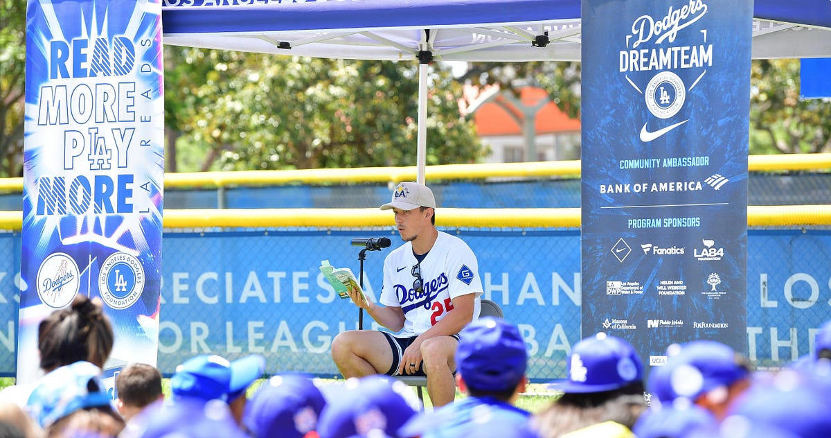 Tommy Edman Brings the Story of Jackie Robinson to Life at Lincoln Park Dodgers Dreamfield