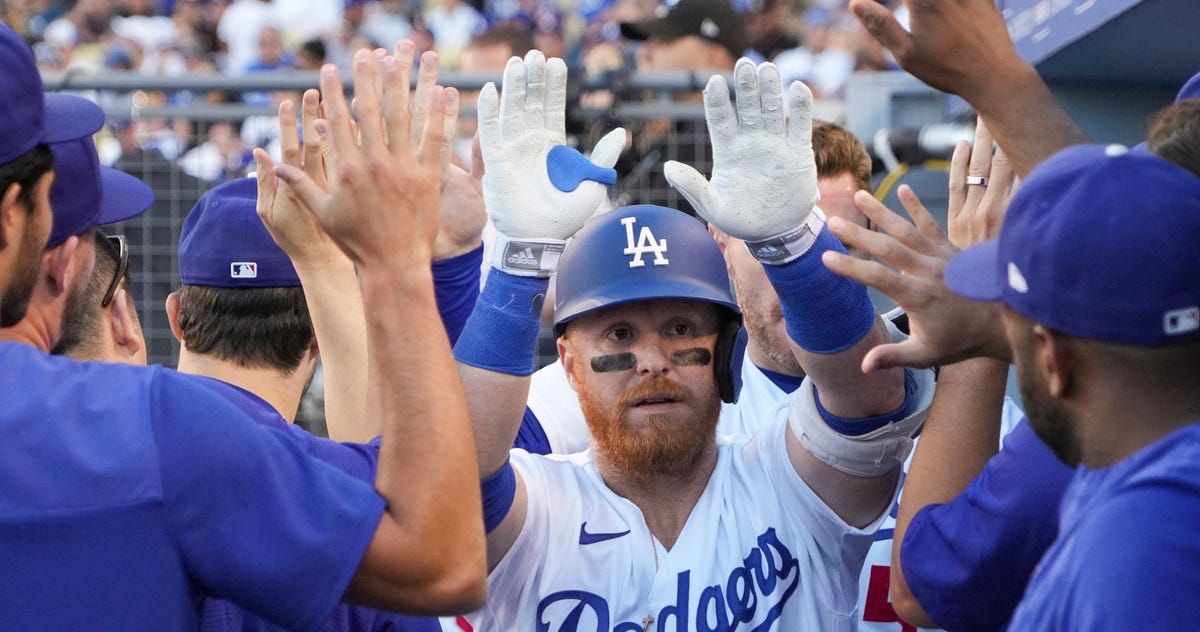 Justin Turner, Dodger starting pitchers riding upward trend by Cary
