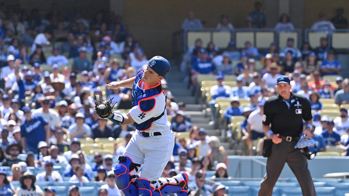 Dodgers suffer standings setback, swept by Giants, by Ron Gutterman