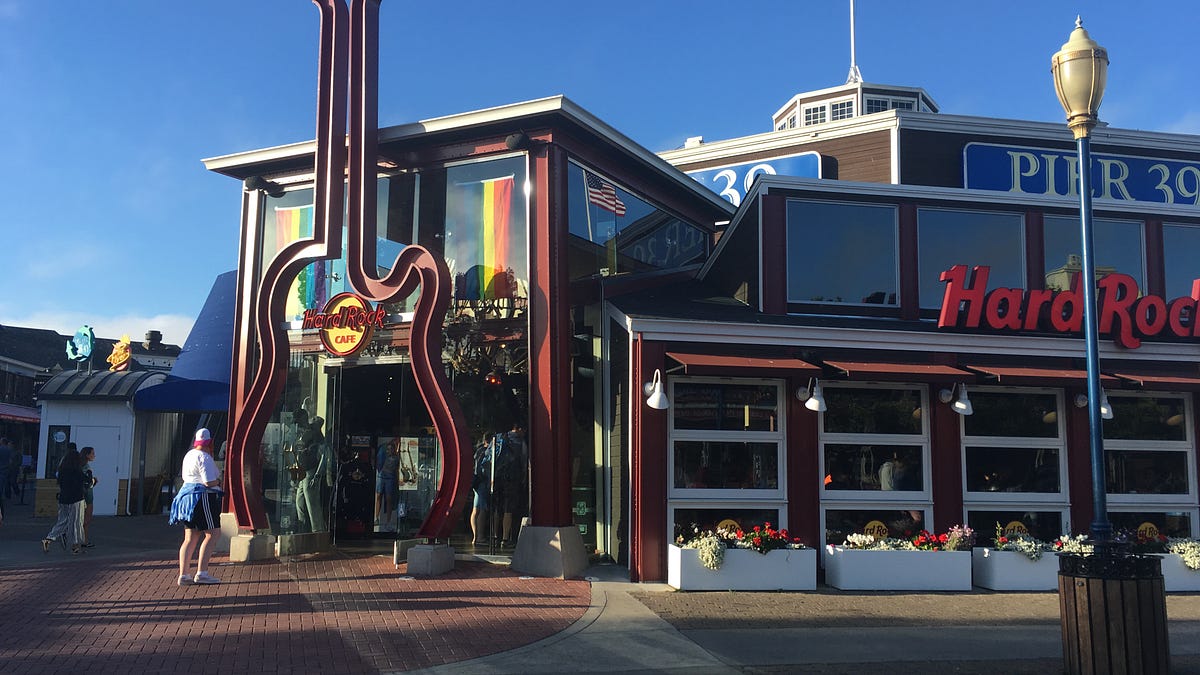 Image of: I Ate at SF’s Cheesy Chain Restaurants, and I Think I’m a Tourist Now