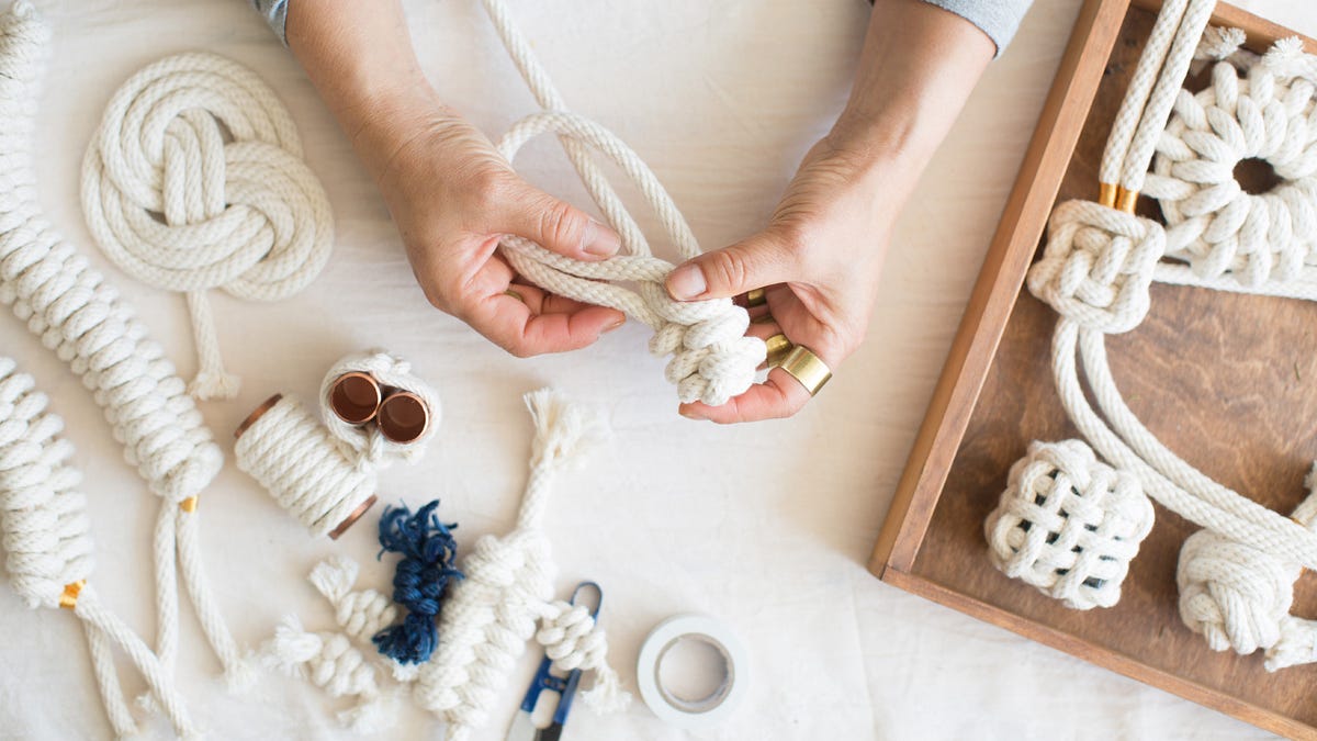 Image of: From Art to Bondage, Everyone’s Tying Knots