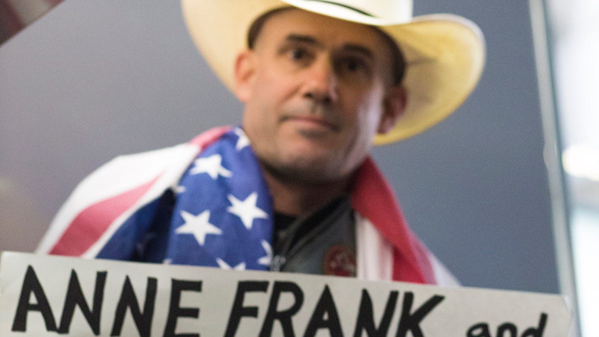 Image of: Our Favorite Signs from the SFO Anti-Trump Protest (Photos)