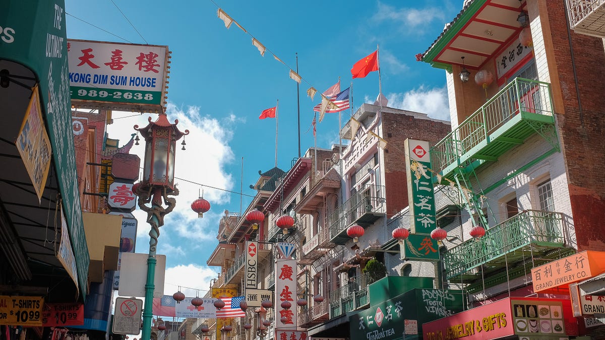 Image of: Support Chinatown Restaurants With These Outdoor Dining Spots